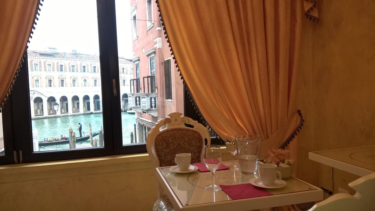 ヴェネツィア スカロン デル ドージェ Bed & Breakfast エクステリア 写真